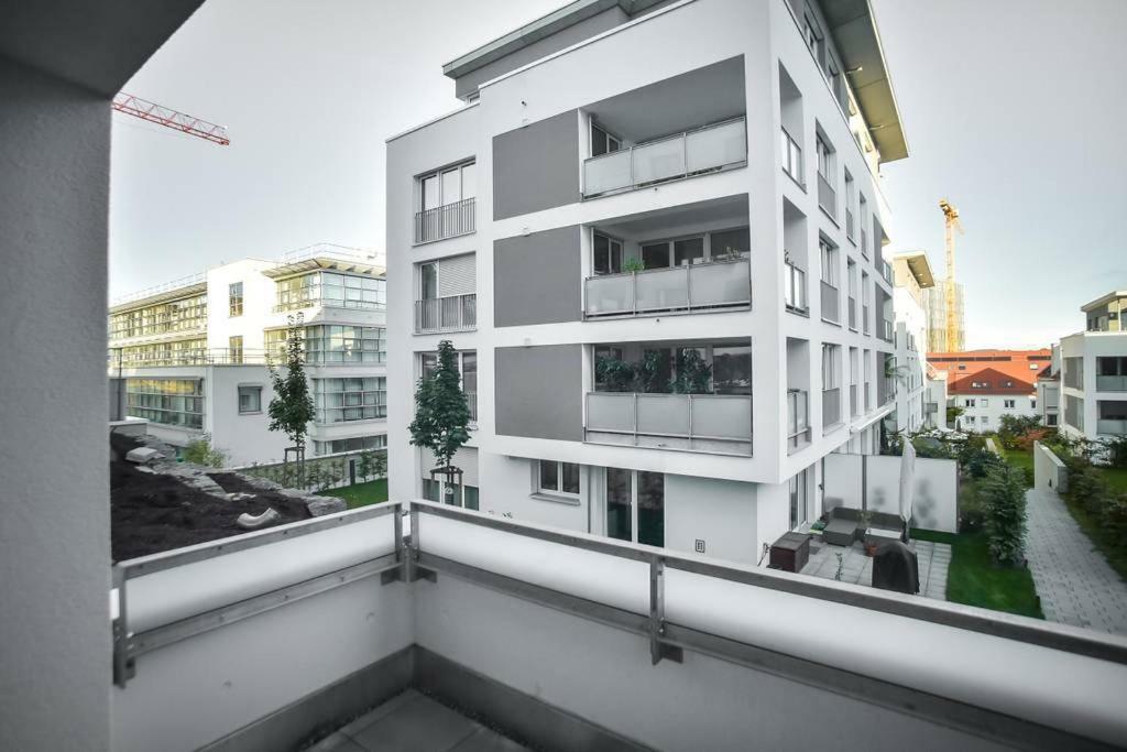 Deluxe Ferienwohnung Apartment Stuttgart Centre/Milaneo Exterior foto